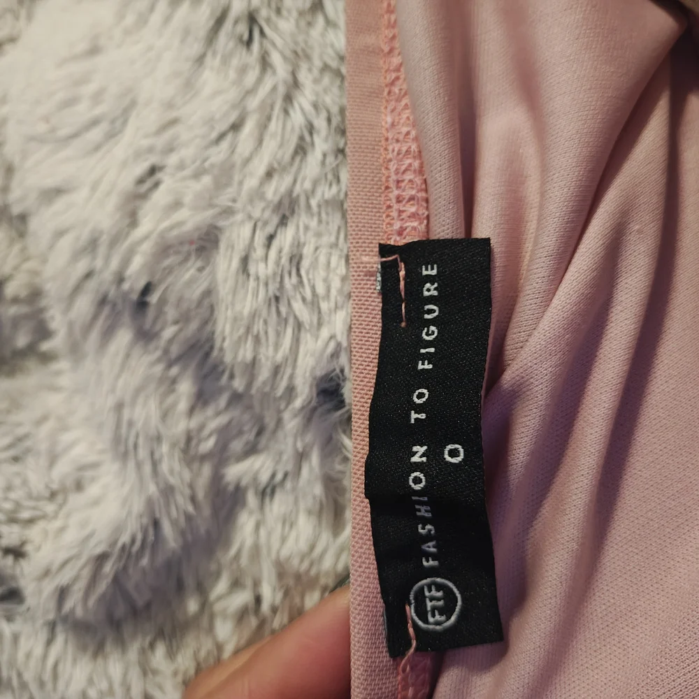 Fashion to Figure Soft Pink Blouse. New Never Worn - Picture 3 of 3
